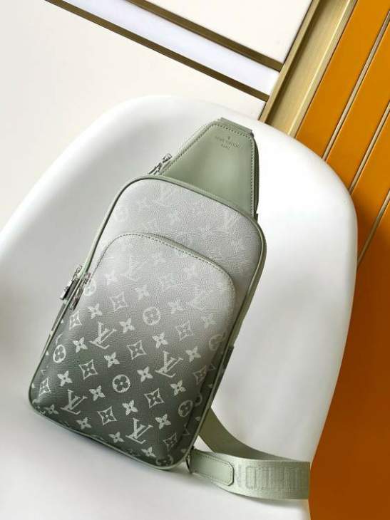 Picture of Louis Vuitton Mens Bags _SKUfw174684877fw